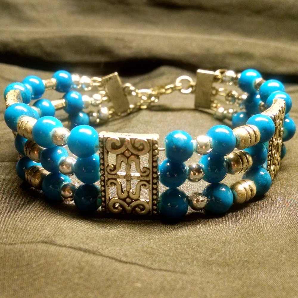 Gorgeous Silver Blue Beaded Diva Bracelet